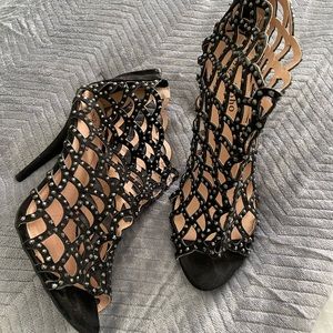 Women’s black heels